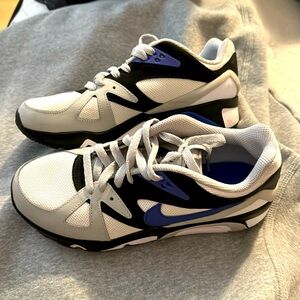 Air Structure Triax 91 'Grey Fog Lapis'